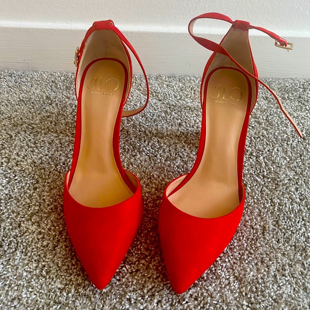 Sexy red women’s heels with gold detailing